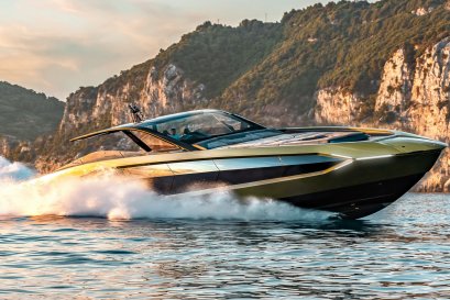 เรือยอชท์กระทิงดุ!! Tecnomar for Lamborghini 63 คันแรกพร้อมส่งให้ลูกค้าแล้ว