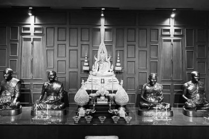 อย่าปล่อยใจ ให้ไหลไปกับโลกใบนี้