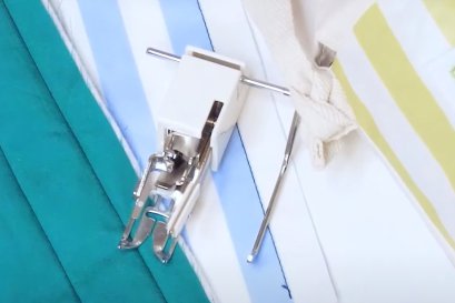 ตีนผีเย็บใย Even feed foot 送りジョーズ