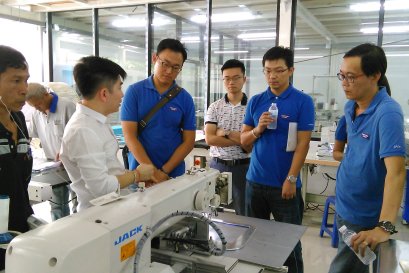 จัดแสดงสินค้าให้กับกลุ่มลูกค้าสนใจ