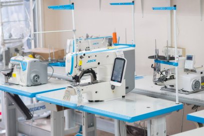 JACK ส่งช่างแนะนำจักรพิเศษ รุ่นใหม่ให้กับร้านตัวแทน