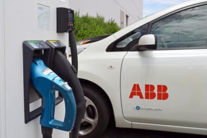 ปลั๊กและการเชื่อมต่อรถไฟฟ้ากับแหล่งจ่ายพลังงาน