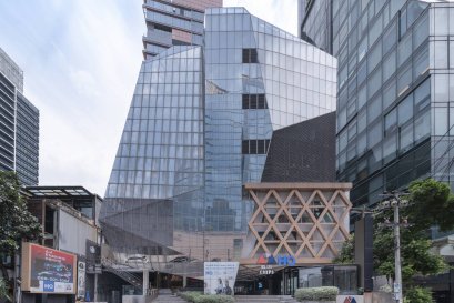 BLUE CHIPS THONGLOR | บลูชิพส์ ทองหล่อ