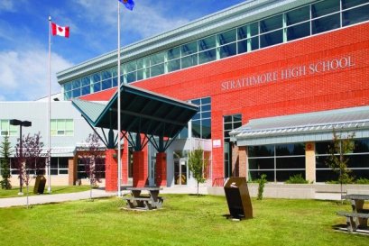 โรงเรียนมัธยมเเคนาดา_Study_in_Canada_เรียนต่อแคนาดา_Golden_Hills_Strathmore_High_School