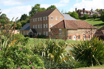 เรียนต่ออังกฤษ_โรงเรียนประจำอังกฤษ_เรียนมัธยมอังกฤษ_Sherborne_International_college