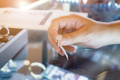 ซื้อเพชรให้ถูกใจ ด้วยพื้นฐานคุณลักษณ์เพชร 4C+1C