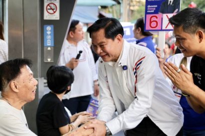 "พีระพันธุ์" นำทัพ ลุยตลาดห้วยขวาง-ดินแดง ชู "คนละครึ่งปลอดภาษี" กระตุ้นเศรษฐกิจ ย้ำ ทำงานจริง-ไร้ซื้อเสียง