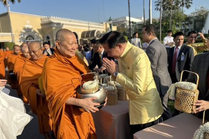 พีระพันธุ์  ร่วมพิธีทำบุญเนื่องในโอกาสวันขึ้นปีใหม่ พุทธศักราช ๒๕๖๗ ณ ทำเนียบรัฐบาล วันที่ ๒ มกราคม ๒๕๖๗ 