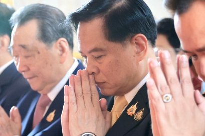 พีระพันธุ์ ร่วมน้อมถวายมุทิตาสักการะ เนื่องในโอกาสอายุวัฒนะมงคล 72 ปี สมเด็จพระมหารัชมงคลมุนี (สมเด็จธงชัย) กรรมการมหาเถรสมาคม เจ้าคณะใหญ่หนกลาง