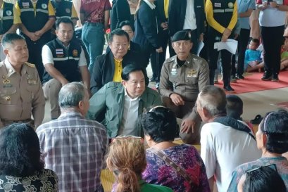 พีระพันธุ์ ลงพื้นที่ให้กำลังใจชาวบ้าน และครอบครัวผู้เสียชีวิตจากเหตุปะทะไทย-กัมพูชา พร้อมเร่งอนุมัติเงินช่วยเหลือเยียวยา