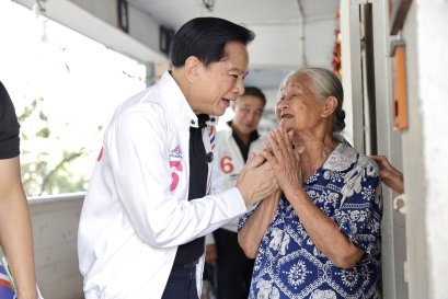 'พีระพันธุ์' บุกแฟลตดินแดง ดัน 'แม็ก เบอร์ 3' สานต่องานพื้นที่ ย้ำ 30 ปีไม่เคยทิ้งกัน 