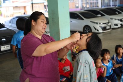 โรงพยาบาลส่งเสริมสุขภาพตำบลแม่หละให้บริการหยอดวัคซีนโปลิโอ รอบ 2