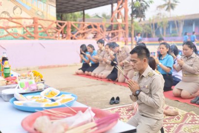 พิธีไหว้พระพุทธรูปประจำโรงเรียน ศาลพระภูมิเจ้าที่ และสิ่งศักดิ์สิทธิ์ ประจำโรงเรียน เนื่องในโอกาสนักเรียนสำเร็จการศึกษา ประจำปีการศึกษา 2567
