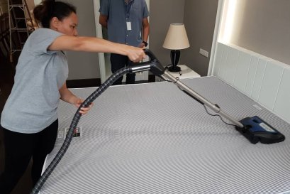 Your Beloved Camper Makes the Family Sneeze Every Trip: The Mobile Dust-Mite Nest in the Folding Bed