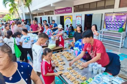 ผู้ใหญ่ใจดีเลี้ยงอาหาร อิ่มอร่อย "วันเด็ก 2568" ณ นาป่ามโนรถ