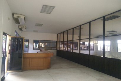 งานบริการรับเหมาทำความสะอาดอาคารสำนักงาน