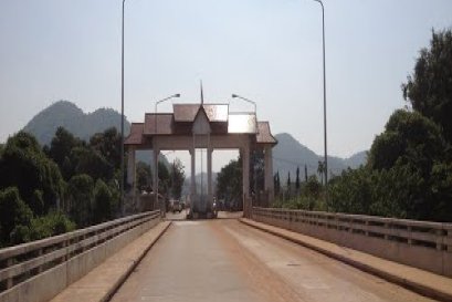 สะพานมิตรภาพ ไทย-ลาว แม่น้ำเฮือง