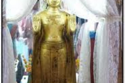 ลาวแห่พระบางรอบเมือง อัญเชิญประดิษฐานที่หอแห่งใหม่