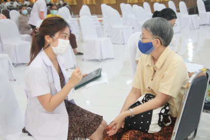 วันนี้ ( 17 พ.ค. 65 )  โรงพยาบาลราชพิพัฒน์ สำนักการแพทย์ กรุงเทพมหานคร ร่วมกับ กรมการแพทย์แผนไทยและการแพทย์ทางเลือก