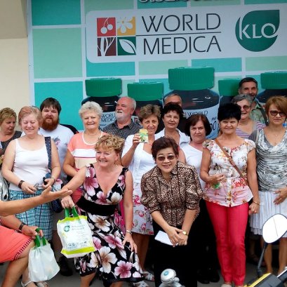 A team of pharmacists from Hungary Pay attention to come to visit the factory