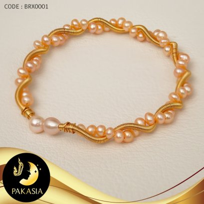 สร้อยข้อมือ Gold Filled 9K มุกน้ำจืดคัดเกรด สีพีช ทรงไข่ ขนาด 4-6 mm เกรด AA ตัวเรือน Gold Filled เส้นผ่านศูนย์กลาง 5.5 cm.  / B465