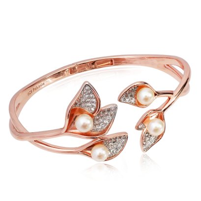 กำไลสปริงบานพับ "ใบไม้เพชร" ไข่มุก Akoya สีขาว -Yellow