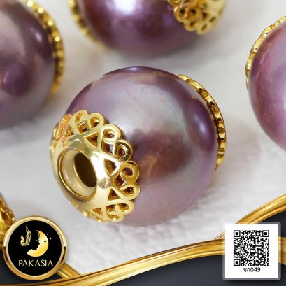 ชาร์มไข่มุก Edison น้ำจืดคัดเกรดเจาะทะลุเส้นผ่านศูนย์กลาง 5 mm สีม่วง ทรงกลม ขนาด 12.5-13.0 mm เกรด AA ฝาครอบหัวใจไขว้ เงินแท้ 925 ชุบสี Pink Gold / 5.1.65