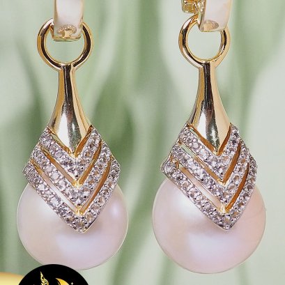 ต่างหูหมวกสูง พลอยแท้ ไวท์ โทแพซ [เงินชุบทอง] มุกแท้น้ำจืดบาร็อคขาว AA+ ขนาด 11-12mm. / SN0540YE392