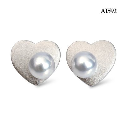 Approx. 5.5 - 6.0 mm, AK Pearl, Pearl in Heart Stud Earrings