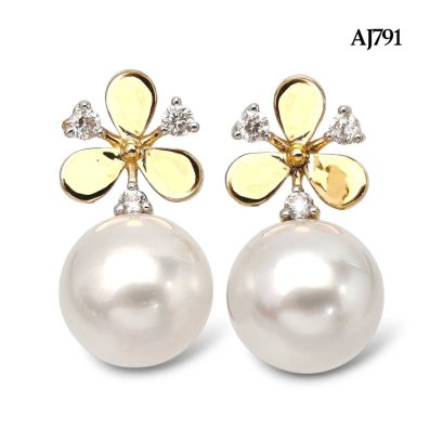 10.1 mm and 10.1 mm, White South Sea Pearl, Flower Diamond Pearl Stud Earrings