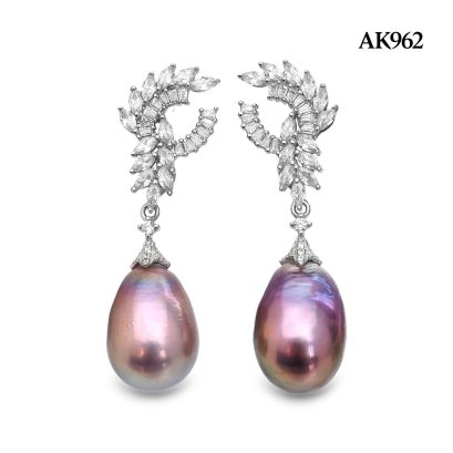 Approx. 13.0 mm, Freshwater Pearl, "Jewelry of The Royal Family" Princess Kate Dangle Pearl Earrings