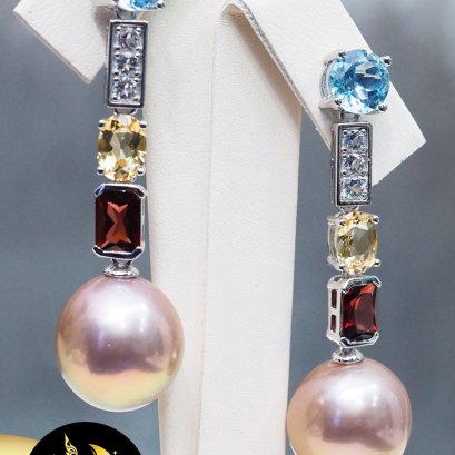 ต่างหูห้อยมุก Infinity Gems มุกบาร็อคม่วง ประดับพลอยแท้ 4 สหาย 4.5ct. ตัวเรือนเงินแท้ชุบทองคำขาว / SN0250ZE416