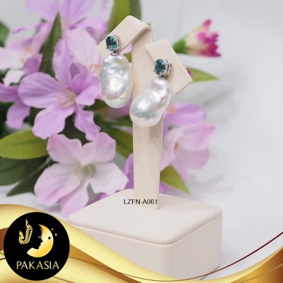 ต่างหูพลอย Peridot ห้อยมุกบาร็อคจัมโบ้ มุกน้ำจืดคัดเกรด สีขาว ทรงบาร็อค ขนาด 15-24 mm เกรด AA+ ตัวเรือนเงินแท้ชุบทองคำขาว ประดับพลอย Peridot / LZFN-A061