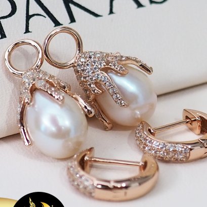 ต่างหูมุกบาร็อค Pakasia หมวก (ถอดได้) มุกแท้ ทรงบาร็อค สีขาว ขนาด 8-9 mm. เกรด AA+ ตัวเรือนเงินแท้ 92.5 ชุบ Pink Gold ประดับพลอยแท้ White Topaz / SN0460YE352