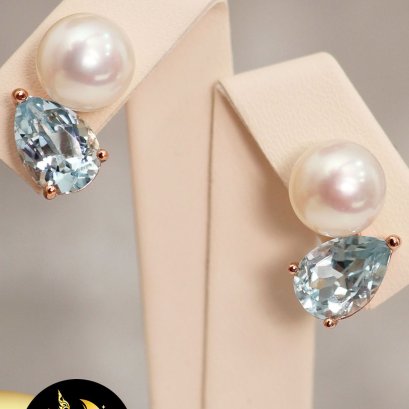 ต่างหูPakasia พลอยแท้ สกายบลูโทแพซ 5ct.[เงินชุบพิ้งค์โกลด์] มุกแท้น้ำจืดเซมิขาว AA+ ขนาด 8-8.5mm. / SN0810YE342