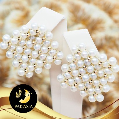 ต่างหูมุกแท้ทรง 4 เหลี่ยมจตุรัส มุกแท้ ทรงกลม สีขาว เกรด AA+ ขนาด 3-4 mm / SN0380ZGF009
