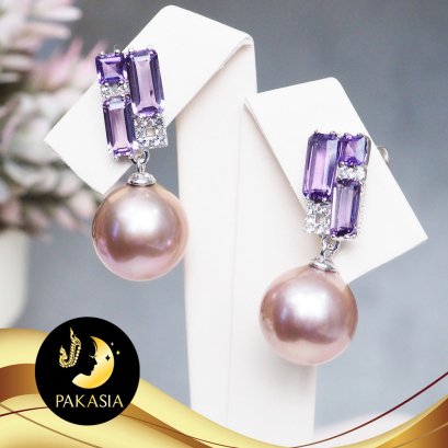 ต่างหูมุกบาร็อคห้อย Amethyst Corridor ตัวเรือนเงินแท้ชุบทองคำขาว ประดับพลอยแท้ Amethyst 3 ct. / SN0130ZE417