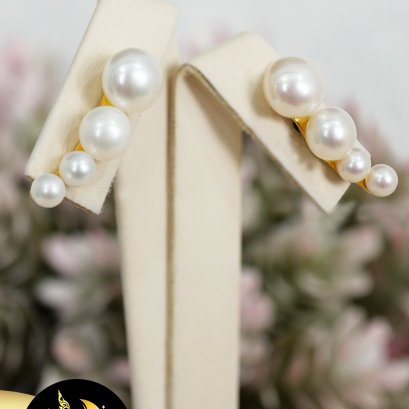 ต่างหูถั่วลันเตา ไข่มุกไล่ระดับ 4 เม็ด ไข่มุกน้ำจืดคัดเกรด สีขาว ทรงเกือบกลม - ซาลาเปา ขนาด 4-8 mm เกรด AA+ ตัวเรือนต่างหู Stud เงินแท้ 92.5 ชุบทอง / 5.1.65