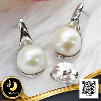 ต่างหูไข่มุกไฮฮีลชูส (High Heels) ไข่มุก Edison น้ำจืดคัดเกรด สีขาว ทรงกลม ขนาด 7.5-8 mm เกรด AA+ ตัวเรือนต่างหูแบบ Stud ทรงรองเท้าส้นสูง เงินแท้ 92.5 ชุบทองคำขาว / 23.1.65