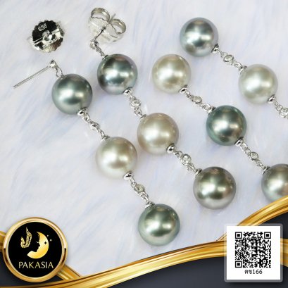 ต่างหูหมุดพลอยแท้ไข่มุกตาฮิติ ระยะ 3 เม็ด คั่นพลอยแท้ ไข่มุกตาฮิติ สายพันธุ์น้ำเค็มคัดเกรด สี Fancy ทรงกลม ขนาด 10.0 mm เกรด AAA ตัวเรือนต่างหู วัสดุเงินแท้ 925 ชุบสีทองคำขาว ประดับพลอยแท้ White Topaz 1 ct. / 27.2.65