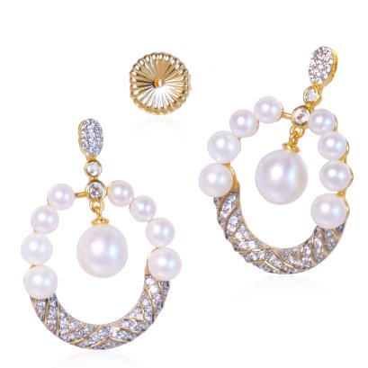 ต่างหู "หรีดชิงช้า Cluster ไข่มุก"