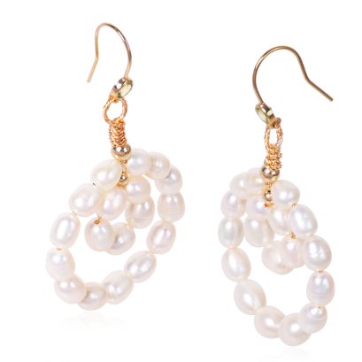 ต่างหู "โดโรธี" ไข่มุก Freshwater Pearl สีขาว