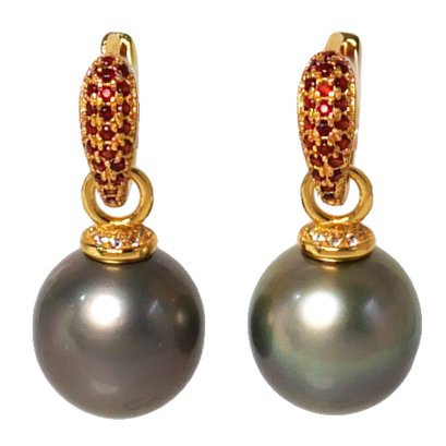 ต่างหู Huggie ประดับพลอยแท้ Garnet ห้อยไข่มุก Tahitian Pearl