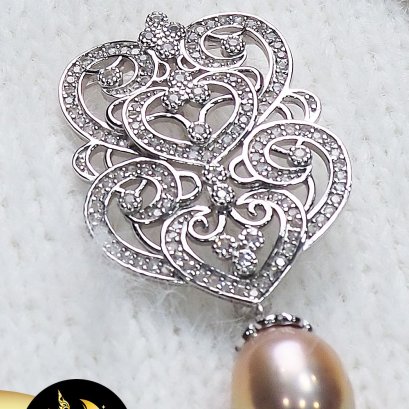 เข็มกลัดลายฉะลุ pakasia  [เงินชุบทองคำขาว] มุกแท้น้ำจืดบาร็อคม่วง AA+ ขนาด 11-12mm. / SN530YK174