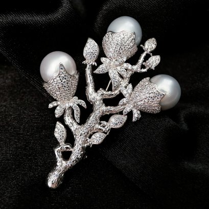 Approx. 9.0-11.0 mm, White South Sea Pearl, Trio Pearl Brooch & Pendant