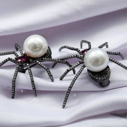 Approx. 12.0 mm, White South Sea Pearl, Spider Pearl Brooch