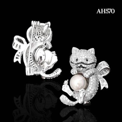 Approx. 7.0 - 8.0 mm, Akoya Pearl, Cat hugs Pearl CZ Alloy Pendant