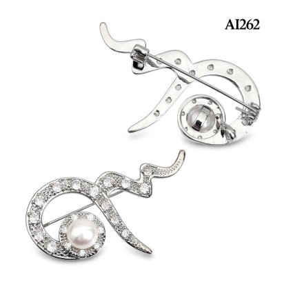 Approx. 8.0 mm, Edison Pearl, "เข็มกลัดเลข ๙" Pearl Brooch