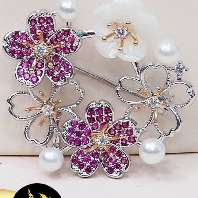 ** สินค้าหมด**เข็มกลัดดอกพวงซากุระ สีขาว ทรงกลม ขนาด 4-5 mm เกรด AA+ ตัวเรือน Alloy ชุบทองคำขาว / SN0080YSSBCH7