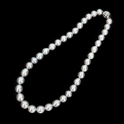 10.05 - 11.80 mm, White South Sea Pearl, Graduated Pearl Necklace